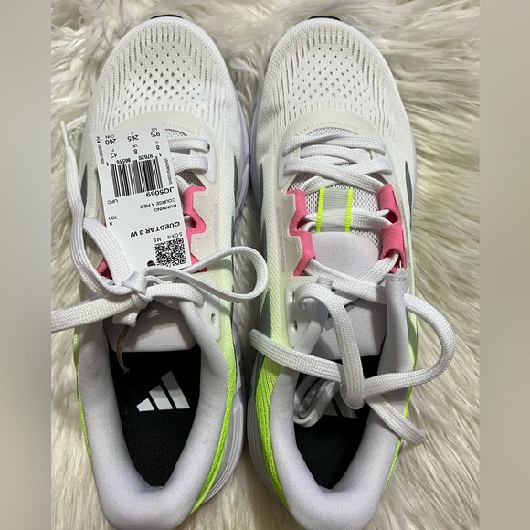 NIB adidas Women's Questar 3 Running Sneaker - Size9.5 - Picture 12 of 12